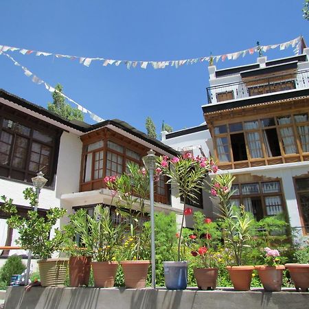 ホテル Ashoka Ladakh レー エクステリア 写真
