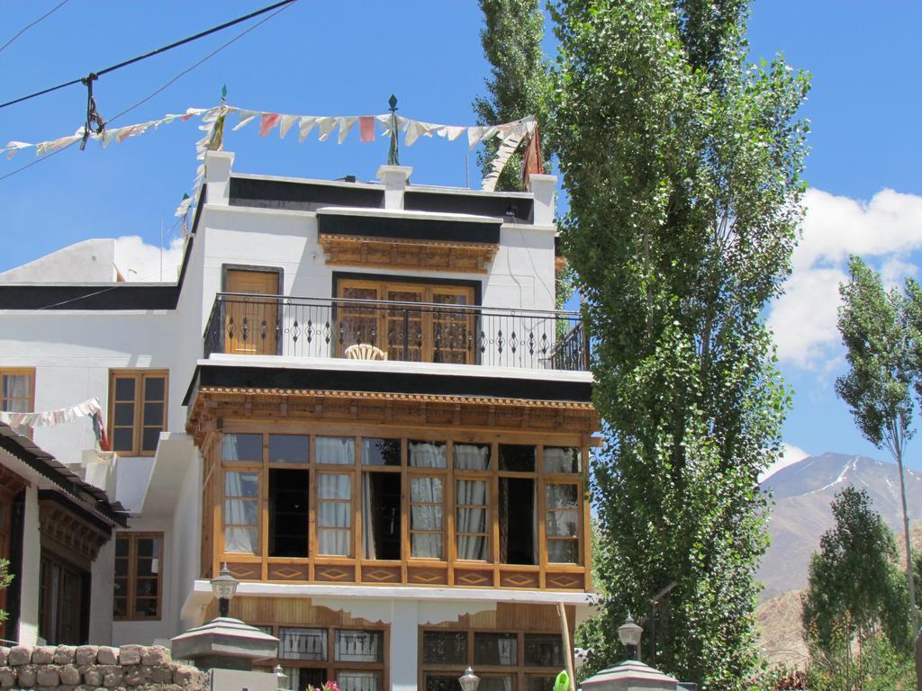 ホテル Ashoka Ladakh レー エクステリア 写真