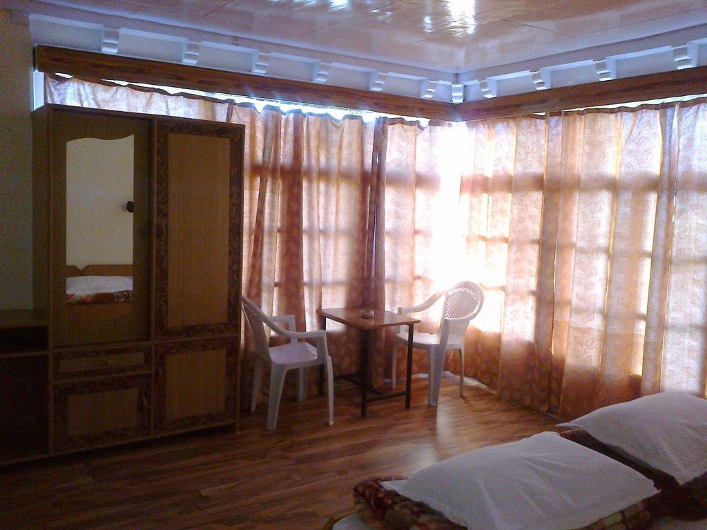 ホテル Ashoka Ladakh レー 部屋 写真